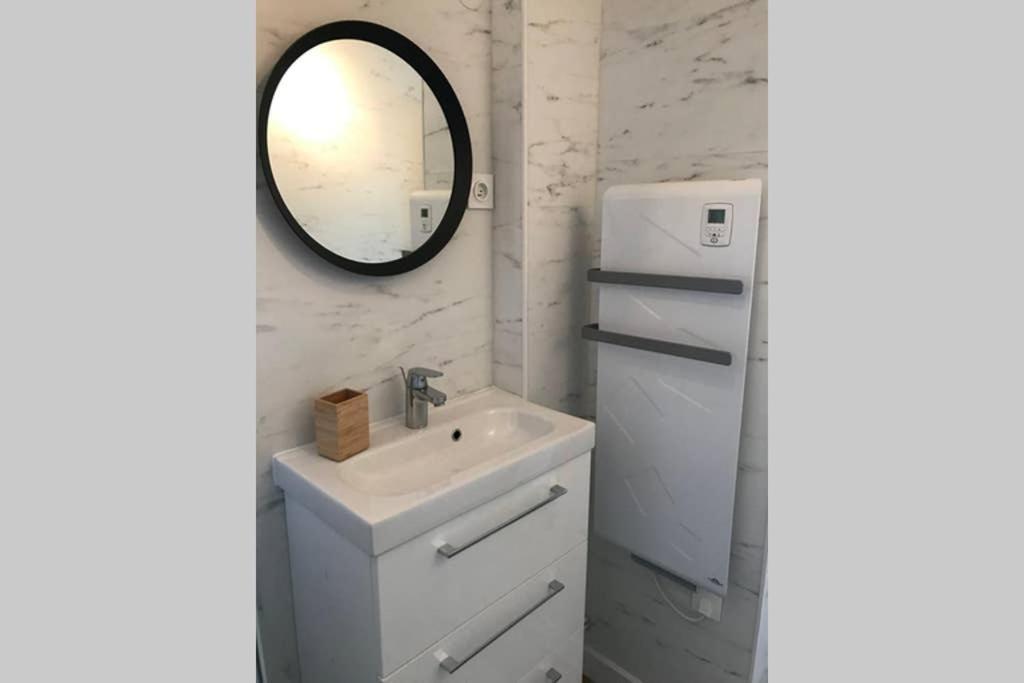 Le Nicole Apartment Chartres Bagian luar foto