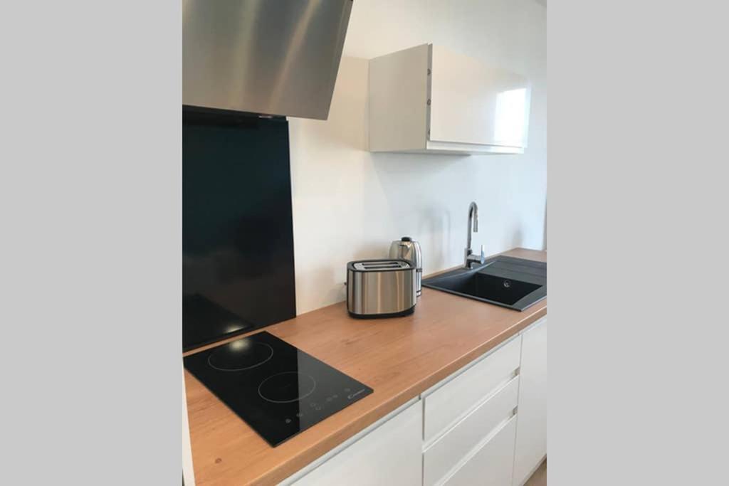 Le Nicole Apartment Chartres Bagian luar foto